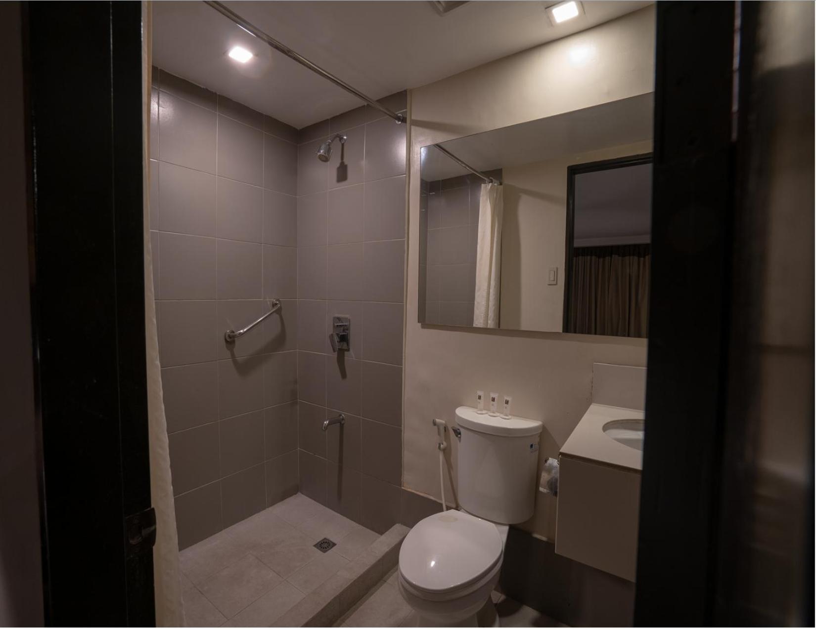 Gt Hotel Jaro Iloilo City Εξωτερικό φωτογραφία